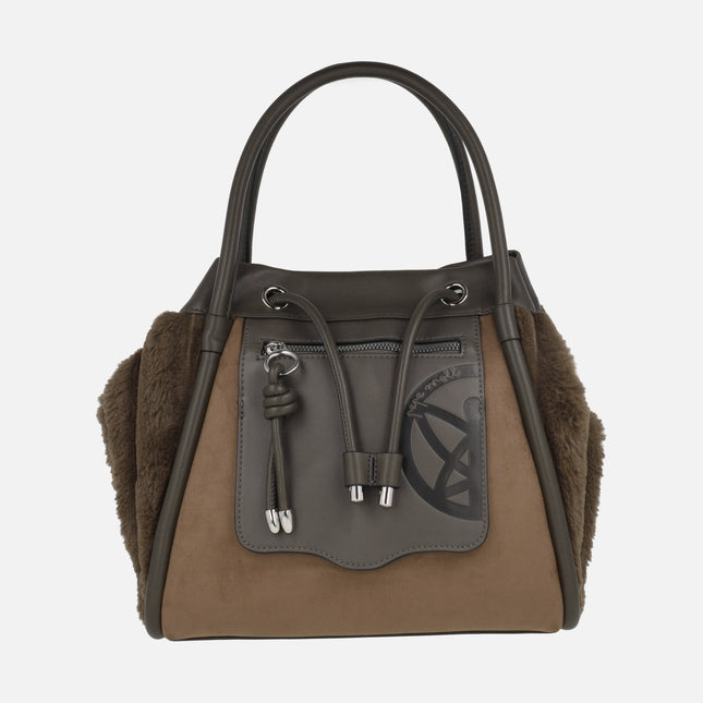 Bolsos de hombro con laterales en pelo suave y asa bandolera