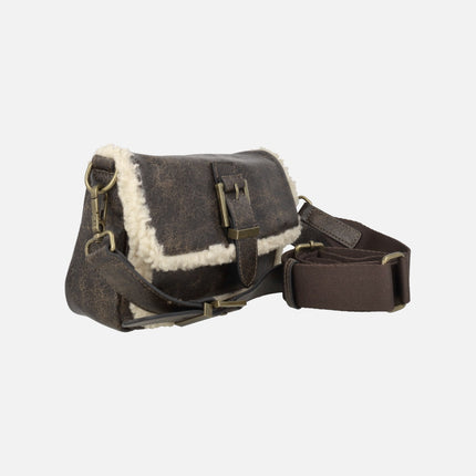 Bolsos doble posición hombro/bandolera con detalles en borreguillo