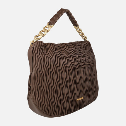 Bolsos para hombro con cadena y textura ondulada