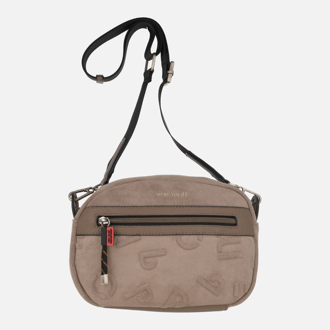 Bolsos bandolera en tejido taupe con letras en relieve