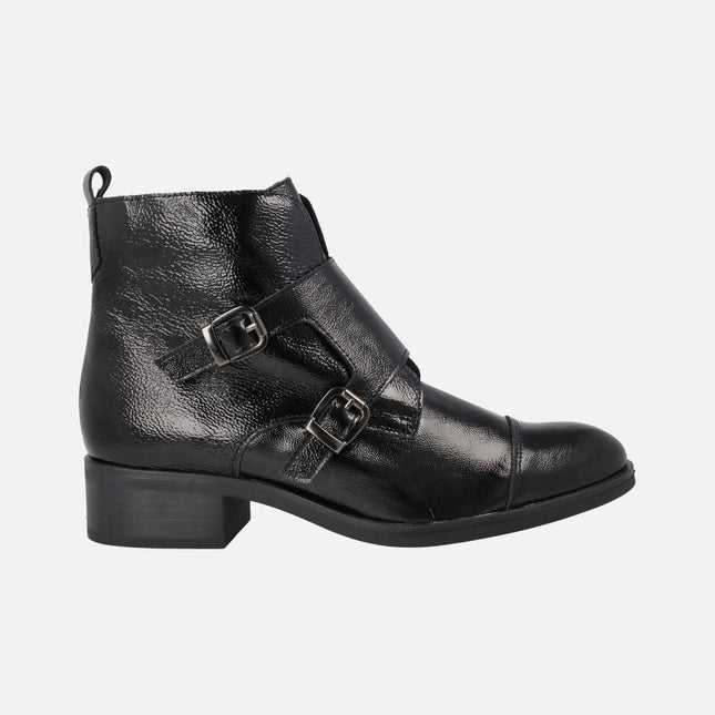 Botines negros de charol para mujer con dos hebillas