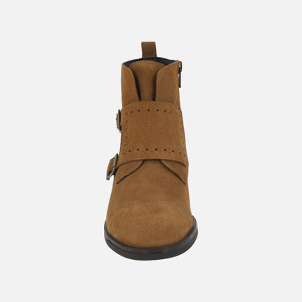 Botines clásicos con dos hebillas en serraje