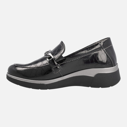 Mocasines negros en grabado coco con adorno de eslabones