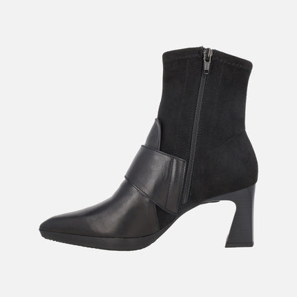 Botines de tacón en combinado de piel y tejido elástico