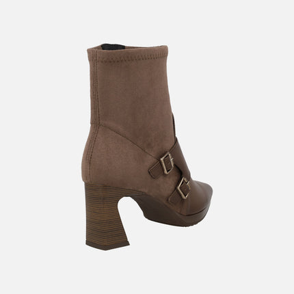 Botines de tacón en combinado de piel y tejido elástico