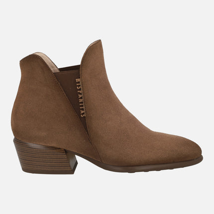 Botines marrones de serraje con elásticos laterales