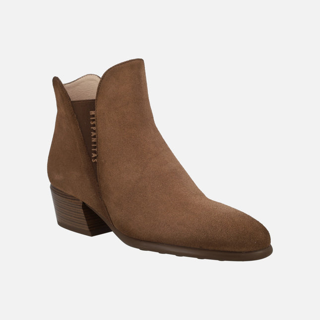 Botines marrones de serraje con elásticos laterales