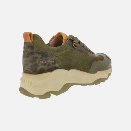 Deportivos Nepal en combinado verde militar con lengüeta de pelo