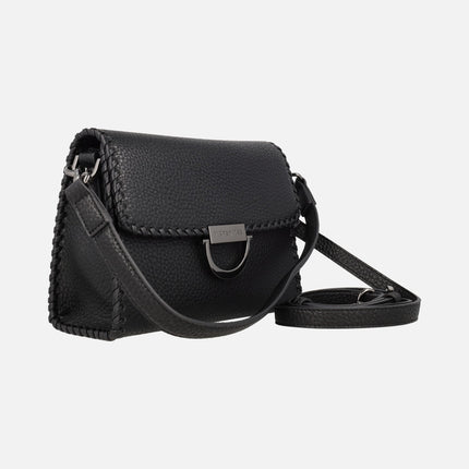 Bolsos para hombro con asa bandolera y tapa con adorno metálico