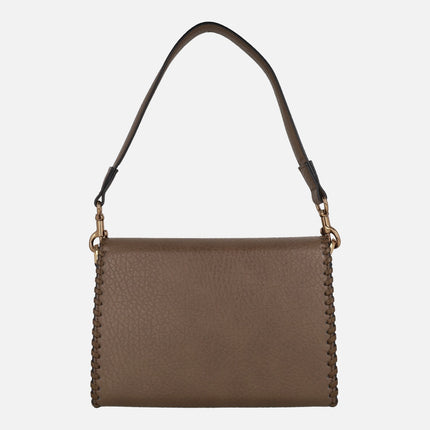 Bolsos para hombro con asa bandolera y tapa con adorno metálico