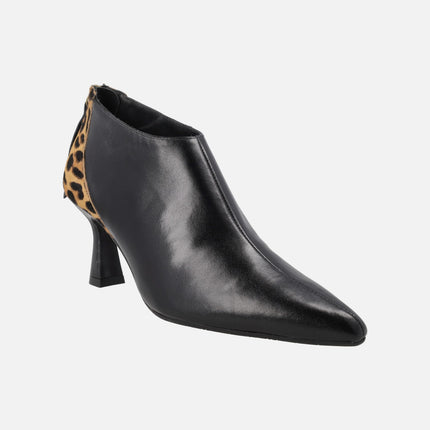 Botines negros de piel con talonera en print leopardo Genial-ino
