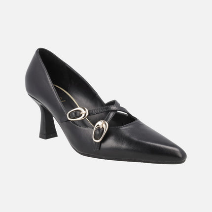 Salones negros de piel Gumer con tiras cruzadas y hebillas