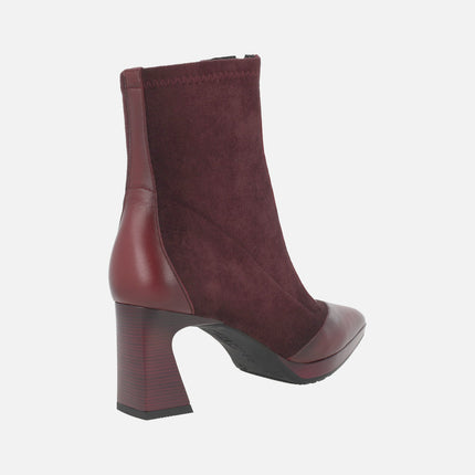 Botines de tacón con caña en tejido elástico y cremallera frontal