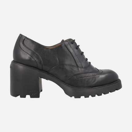 Zapatos de tacón estilo oxford en piel negra