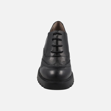 Zapatos de tacón estilo oxford en piel negra