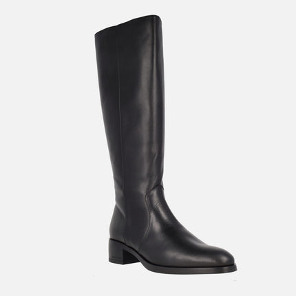 Botas altas Bonjour 03 en piel negra con tacón bajo