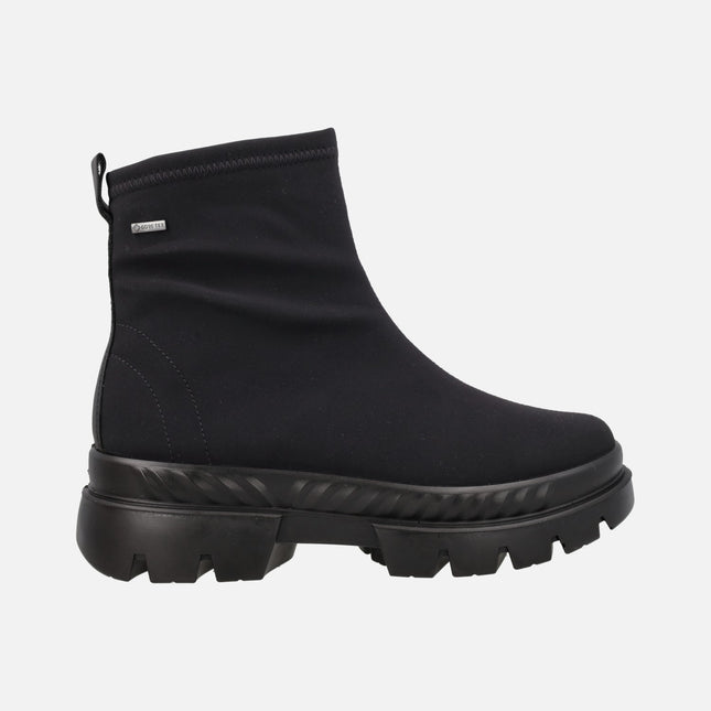 Botines negros de licra con membrana Gore tex y piso track