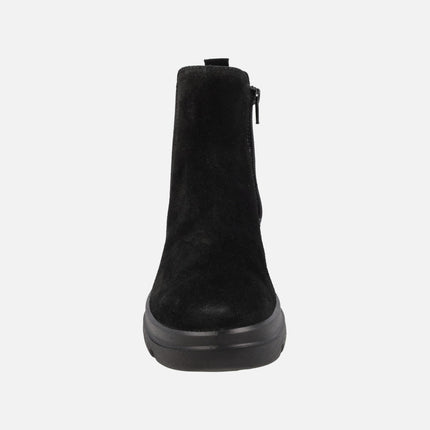 Botines negros de serraje con membrana Gore tex y elástico lateral