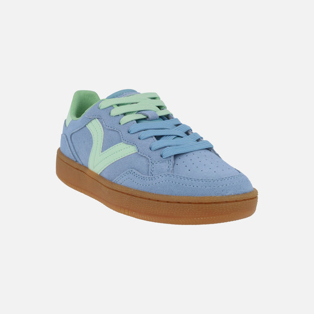 Zapatillas deportivas en serraje azul celeste con piso caramelo Smash suede