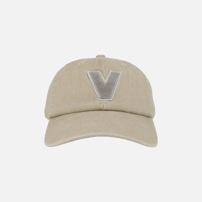 Beige caps in washed cotton with V logo