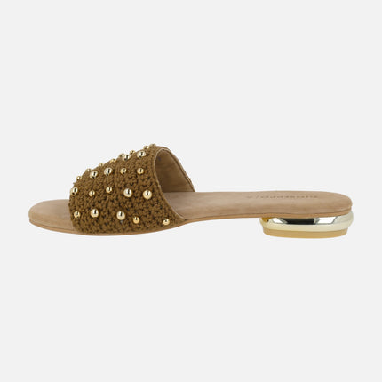 Sandalias pala en crochet marrón con cuentas doradas Perrinton
