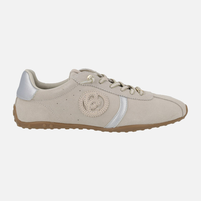 Low sneakers in beige suede with elastic laces