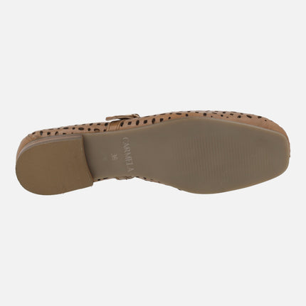 Bailarinas de piel con pulsera y picados