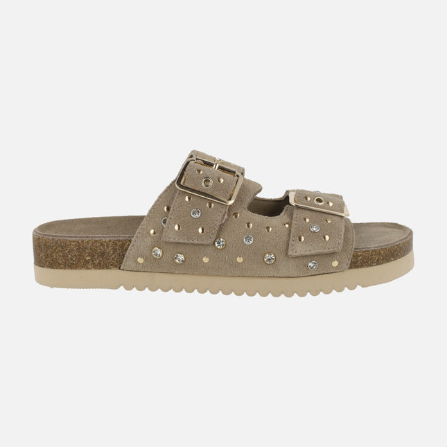 Sandalias de serraje con hebillas y apliques decorativos