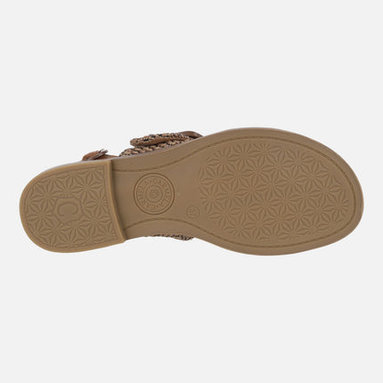 Flat sandals in black and camel raffia combination