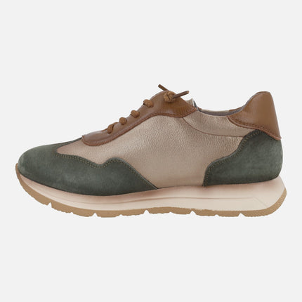 Deportivos para mujer con cordones elásticos en combinado oro verde y cuero