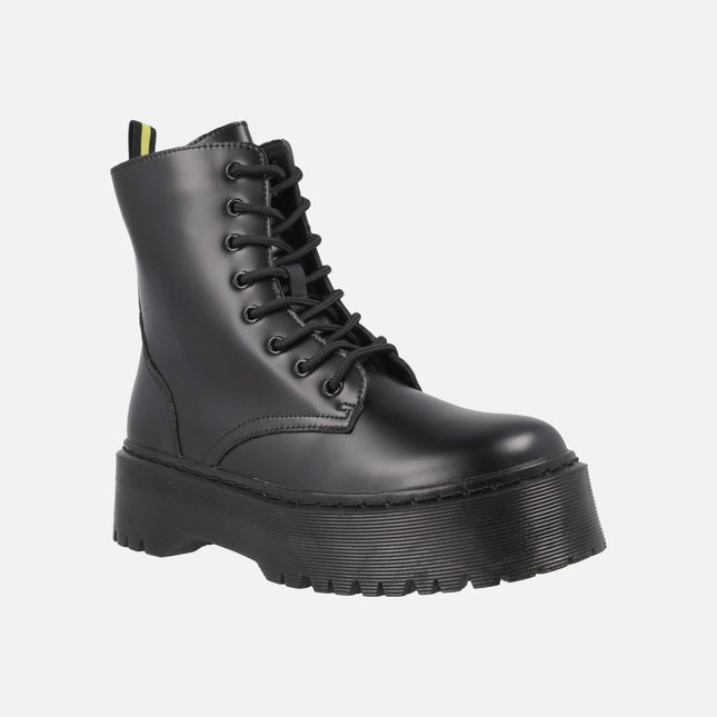 Botas negras para mujer con cordones y plataforma
