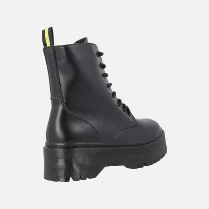 Botas negras para mujer con cordones y plataforma
