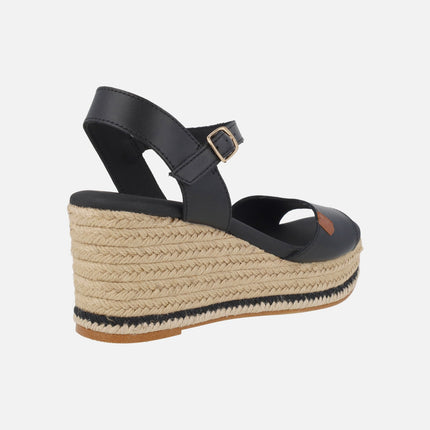 Sandalias Arenal en piel negra con cuña de yute