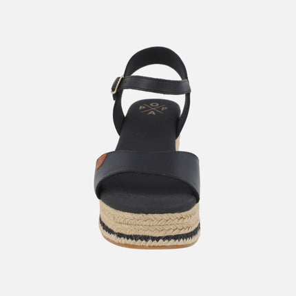 Sandalias Arenal en piel negra con cuña de yute