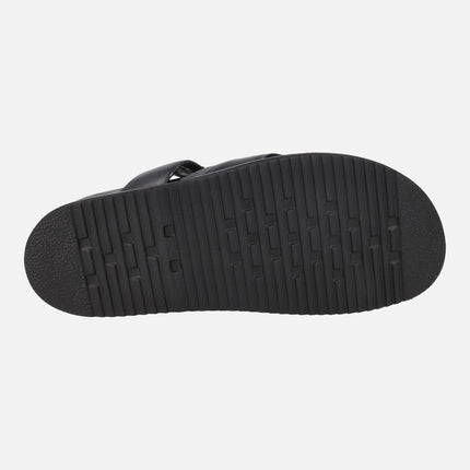 Sandalias de piel negra con detalle de pieza para dedo