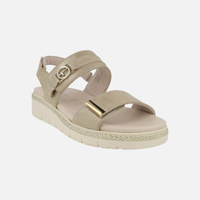 Sandalias de piel con cierre de velcros en acabado champagne