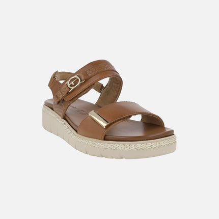Sandalias de piel color cuero con cierre de velcros