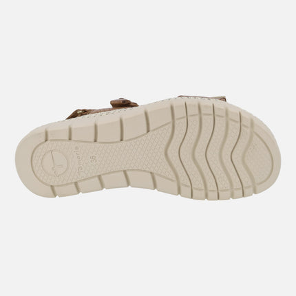 Sandalias de piel color cuero con cierre de velcros