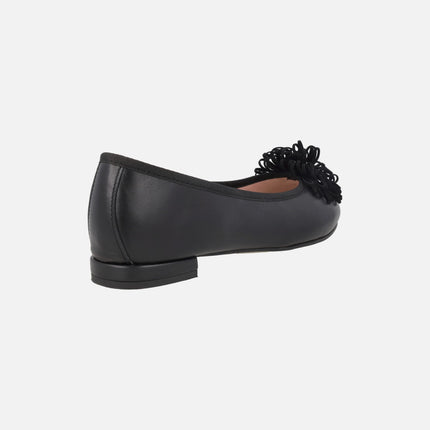 Bailarinas negras de piel modelo Coral con adorno de moña