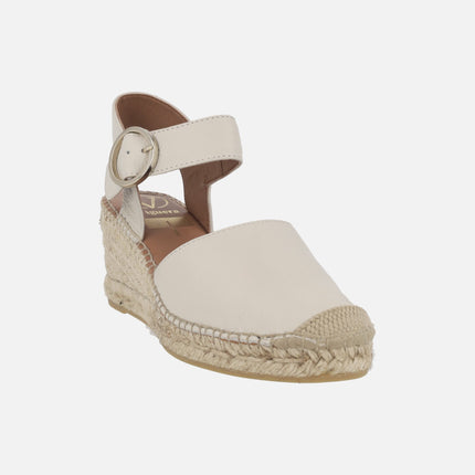 Zapatillas de esparto en piel blanco roto con hebilla circular