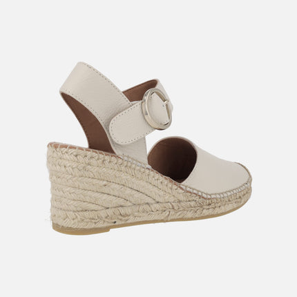 Zapatillas de esparto en piel blanco roto con hebilla circular