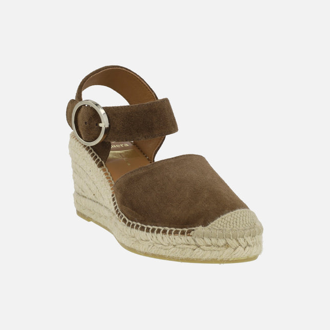 Zapatillas de esparto en ante marrón oscuro con hebilla circular