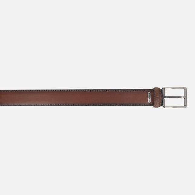 Cinturones de piel para hombre en color marrón cuero