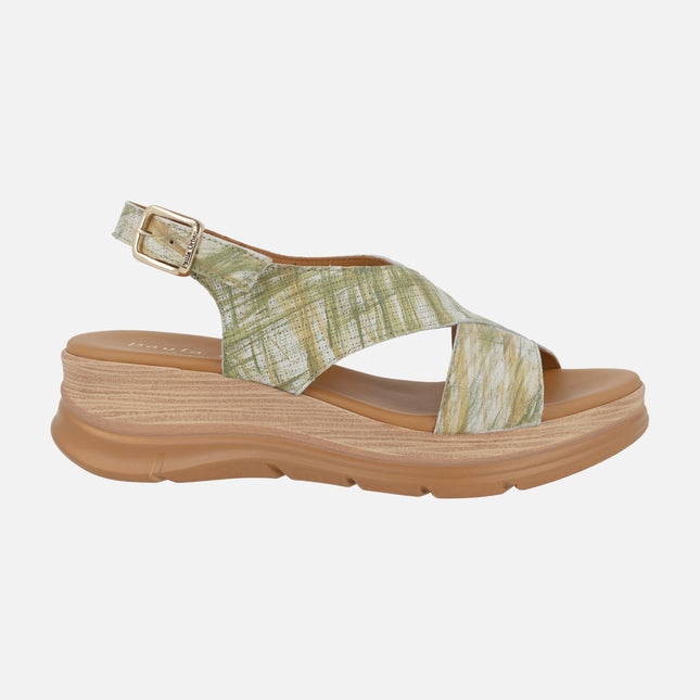 Sandalias de piel con tira al talón en combinado verde