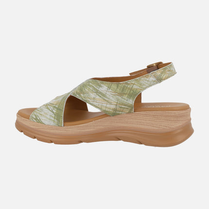 Sandalias de piel con tira al talón en combinado verde