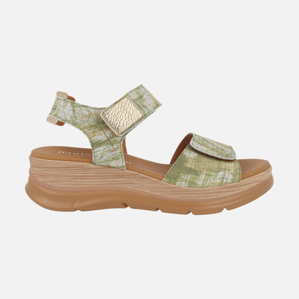 Combined green leather sandals with velcro closure