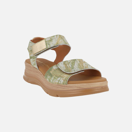 Combined green leather sandals with velcro closure