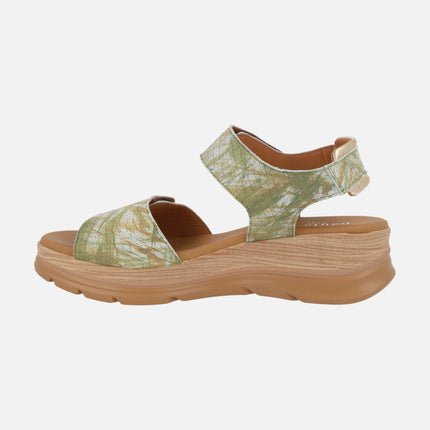 Combined green leather sandals with velcro closure