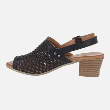 Sandalias de piel con troquelados y tacón medio Elda