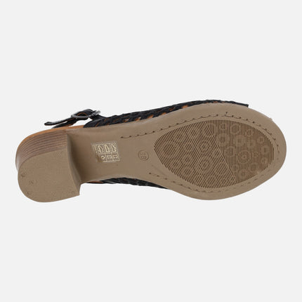 Sandalias de piel con troquelados y tacón medio Elda